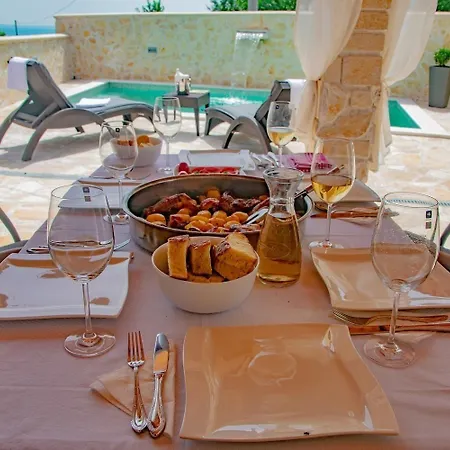 Ferienhaus Mit Privatpool Fur 5 Personen Ca 80 Qm In Drnis, Dalmatien Dalmatinisches Hinterland Holiday home