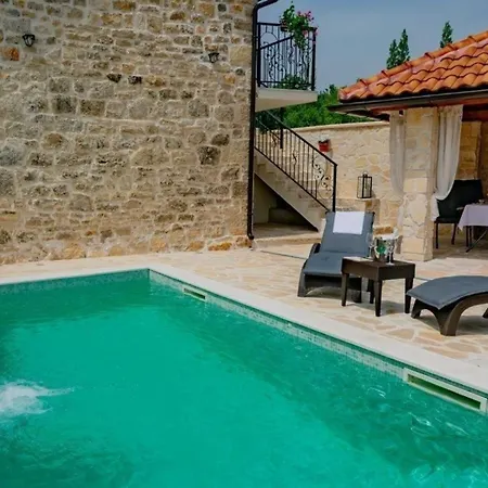 Holiday home Ferienhaus Mit Privatpool Fur 5 Personen Ca 80 Qm In Drnis, Dalmatien Dalmatinisches Hinterland *