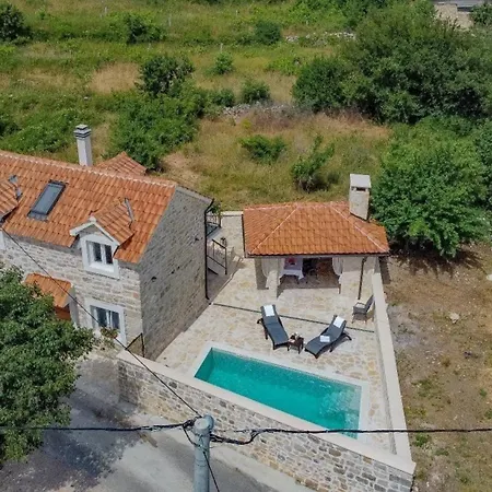 Holiday home Ferienhaus Mit Privatpool Fur 5 Personen Ca 80 Qm In Drnis, Dalmatien Dalmatinisches Hinterland *